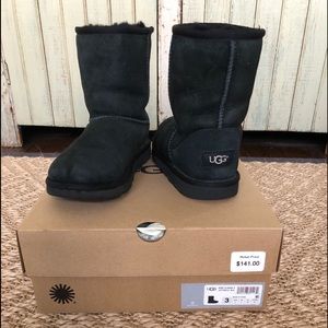 Ugg Classic II Boots Black, Girls, size 3